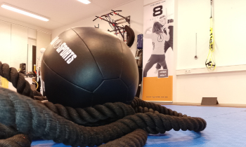 Medizinball und Seil